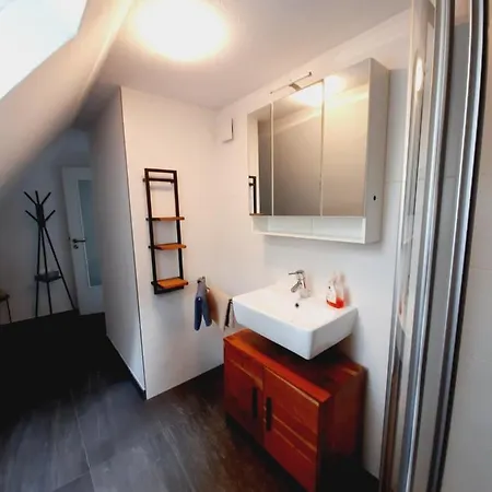 Ferienwohnung Stuetzengruen דירה *