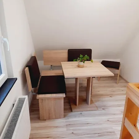 Ferienwohnung Stuetzengruen דירה *